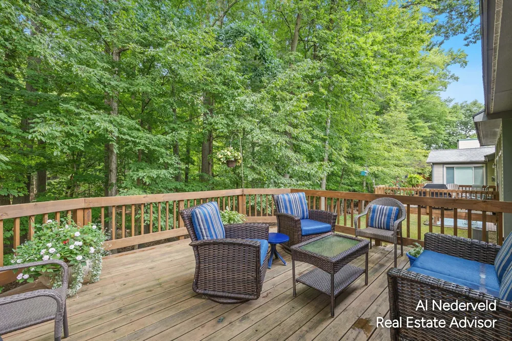 2126 S Cross Creek Drive SE Grand Rapids City, MI 49508