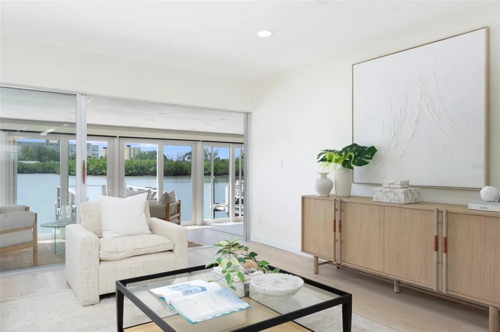 382 BOCA CIEGA POINT BOULEVARD S St Petersburg, FL 33708