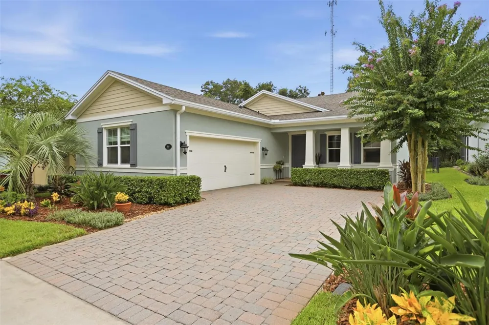 810 VICTORIA HILLS DRIVE S Deland, FL 32724