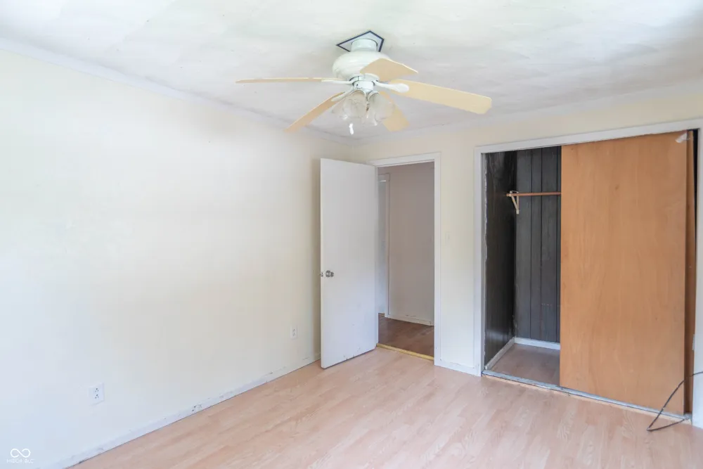 938 S Dupont Place West Terre Haute, IN 47885