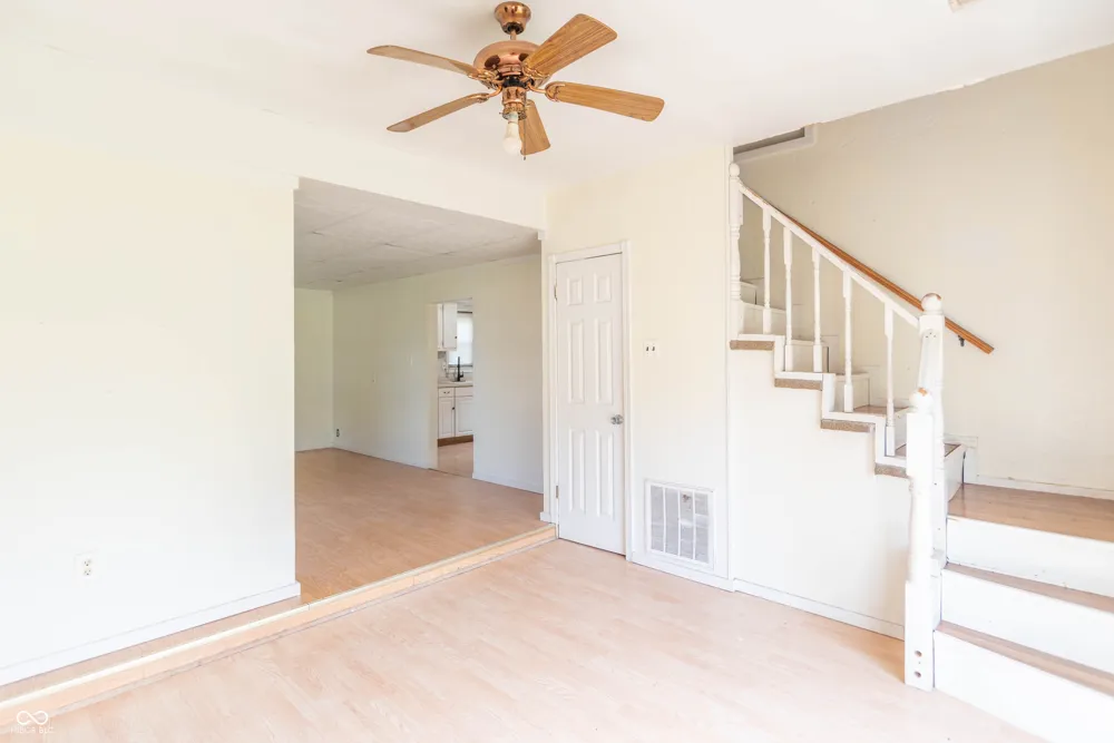 938 S Dupont Place West Terre Haute, IN 47885