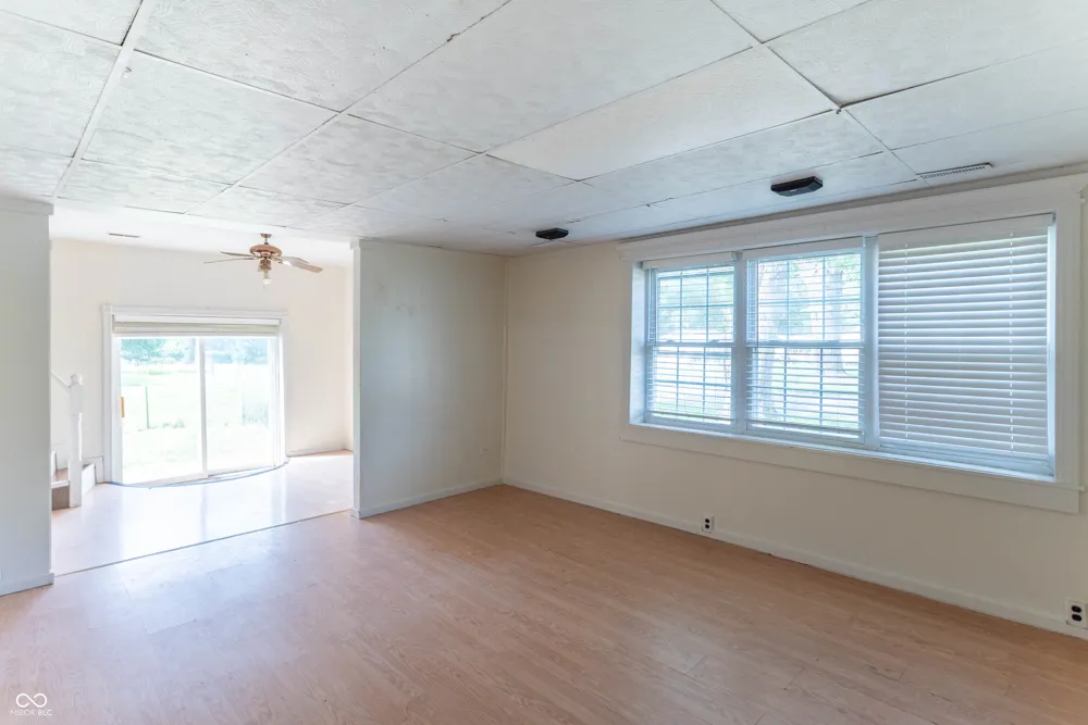 938 S Dupont Place West Terre Haute, IN 47885