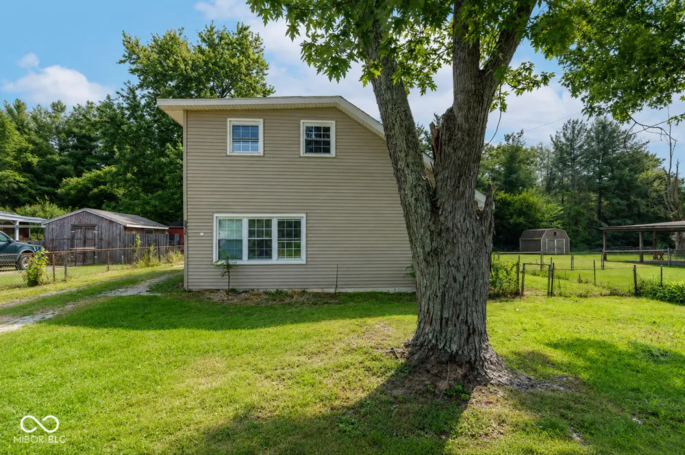 938 S Dupont Place West Terre Haute, IN 47885
