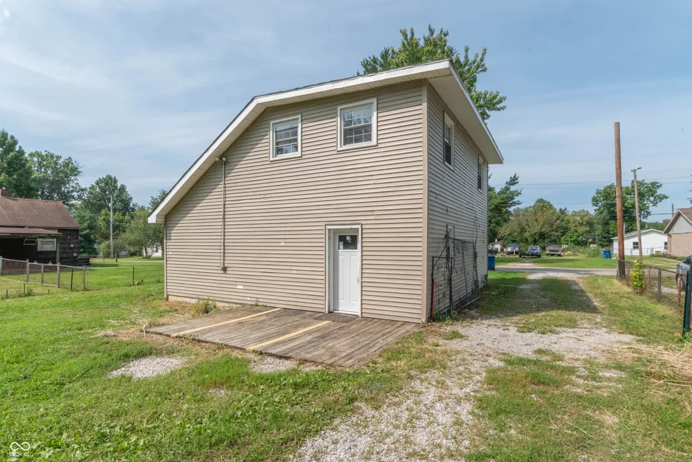 938 S Dupont Place West Terre Haute, IN 47885