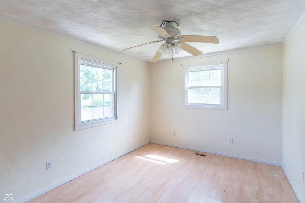 938 S Dupont Place West Terre Haute, IN 47885