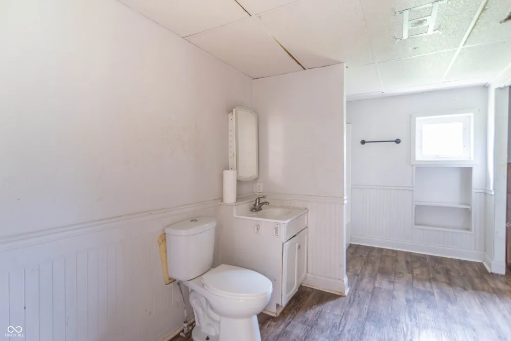 938 S Dupont Place West Terre Haute, IN 47885