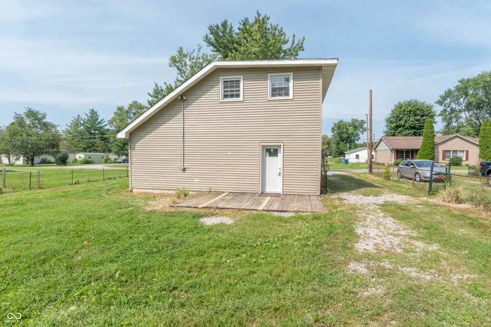 938 S Dupont Place West Terre Haute, IN 47885