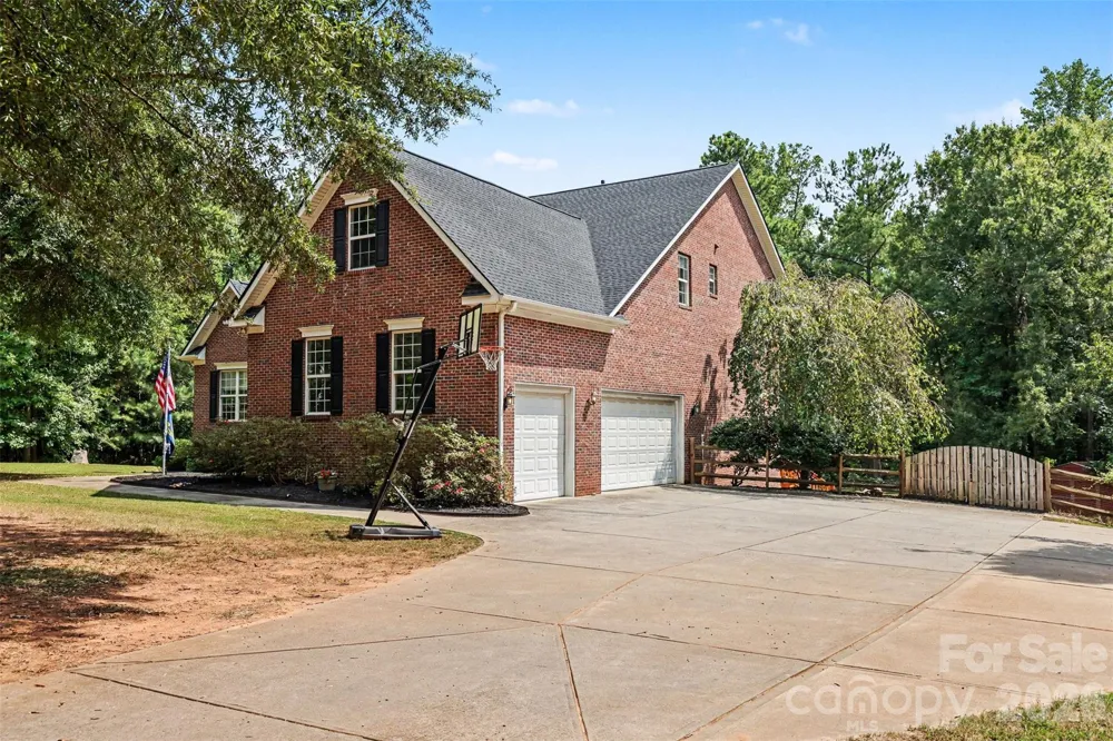 3647 Venetian Way York, SC 29745