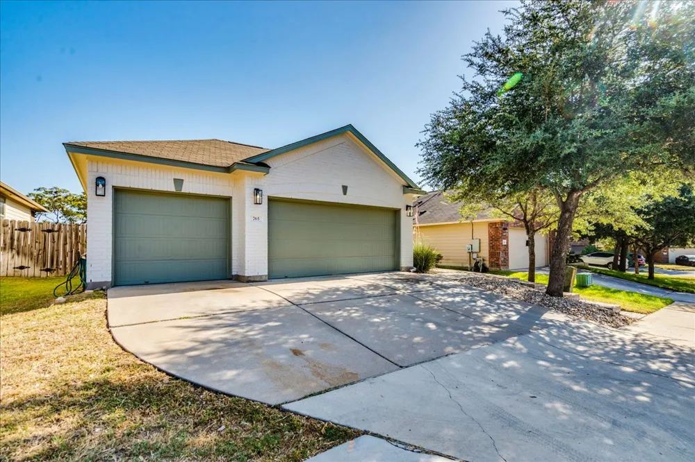 765 Reliance Drive Buda, TX 78610