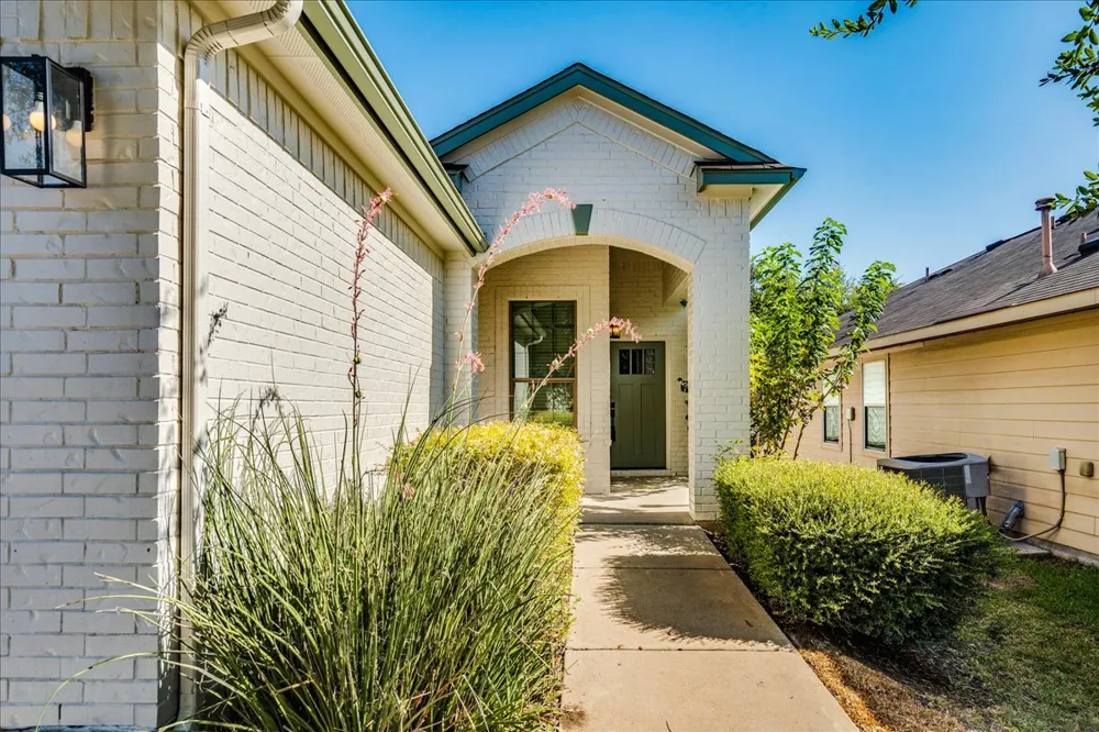 765 Reliance Drive Buda, TX 78610
