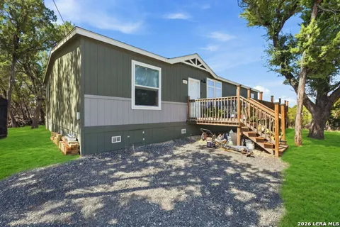 133 CANYON LAKE DR