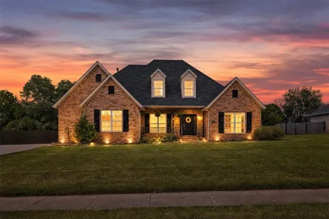 985 Aylesbury Lane