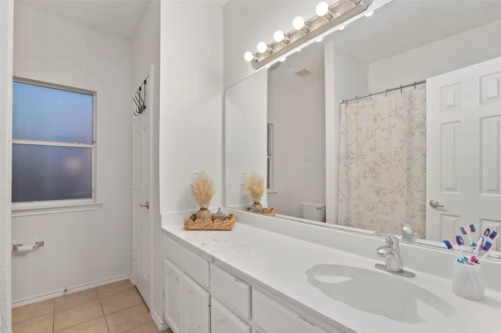 672 Rosario Lane Fort Worth, TX 76052