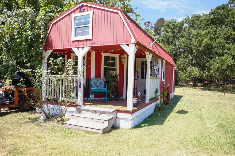 11325 County Road 104 Kaufman, TX 75142