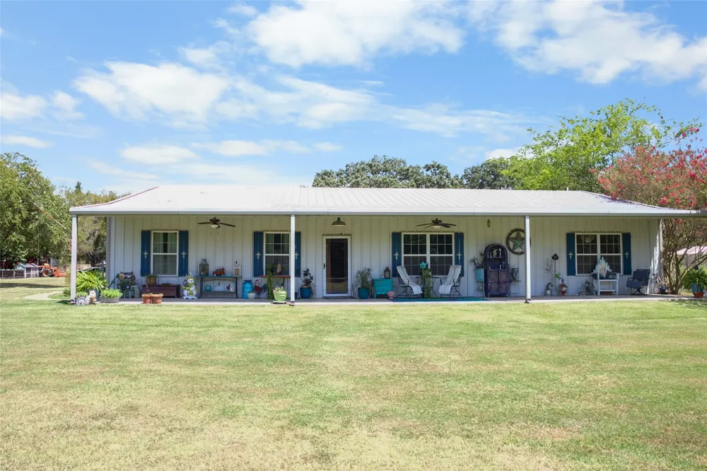 11325 County Road 104 Kaufman, TX 75142