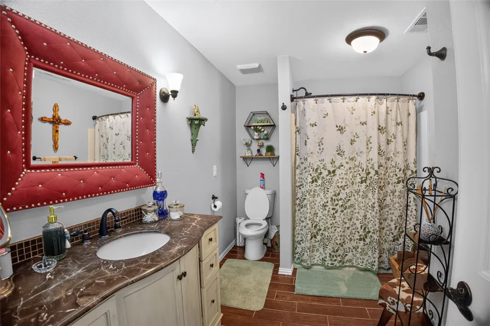 11325 County Road 104 Kaufman, TX 75142