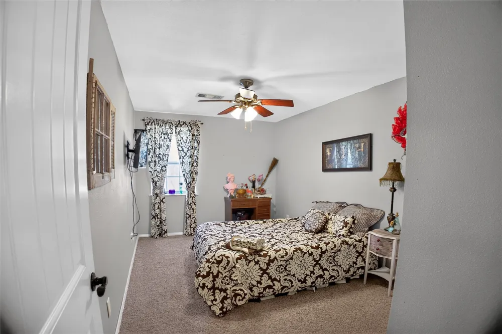 11325 County Road 104 Kaufman, TX 75142