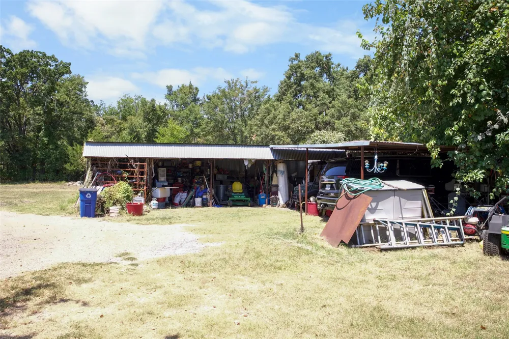 11325 County Road 104 Kaufman, TX 75142