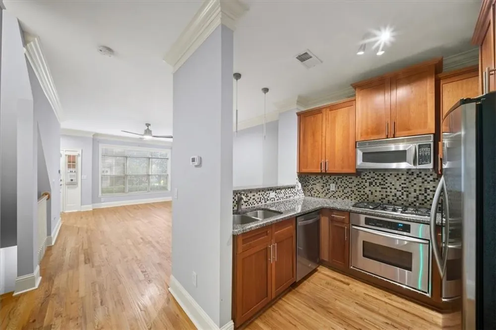 1115 Glenridge Place NE Sandy Springs, GA 30342