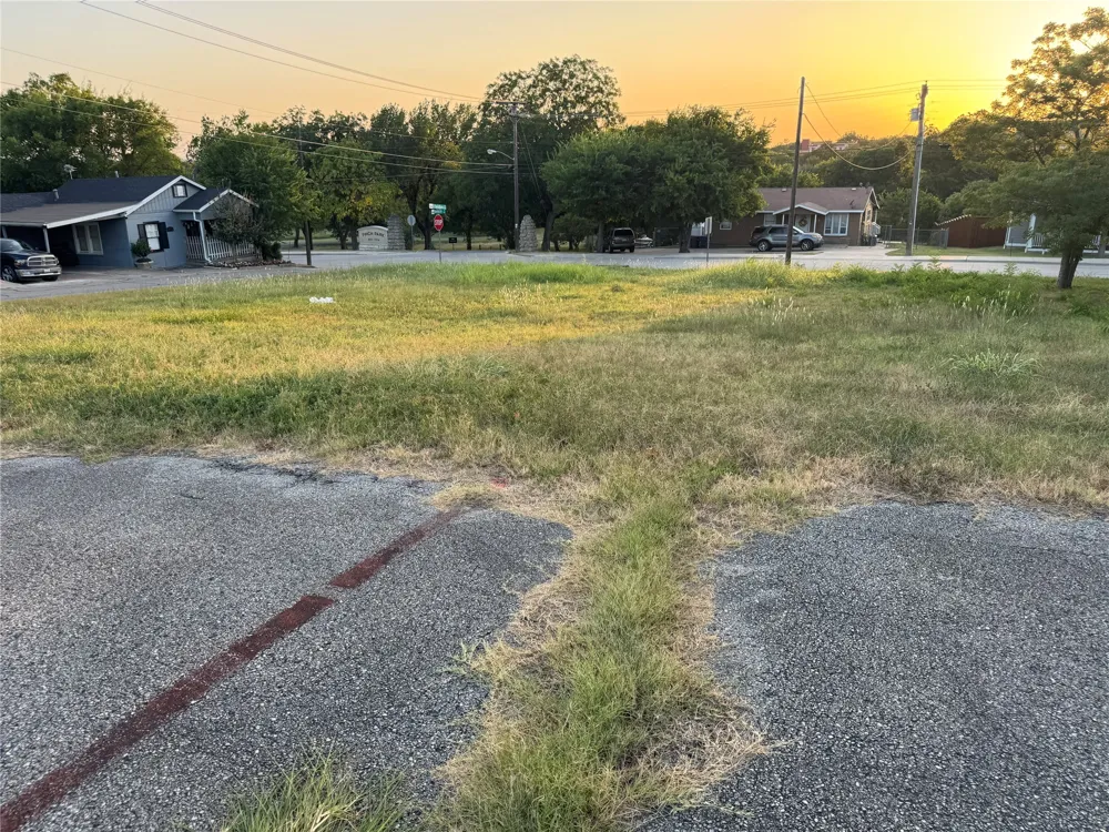 712 S Tennessee Street McKinney, TX 75069