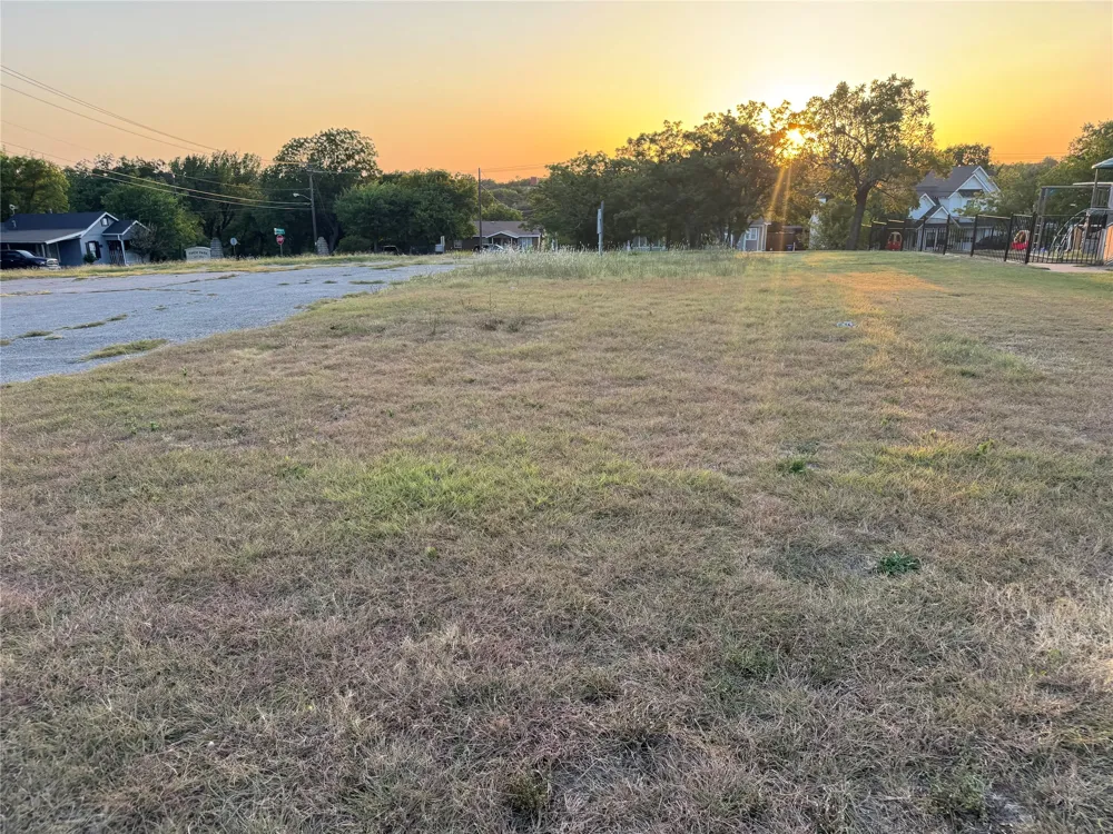 712 S Tennessee Street McKinney, TX 75069
