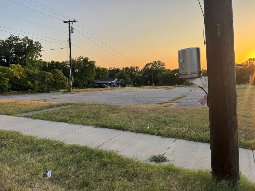 712 S Tennessee Street McKinney, TX 75069