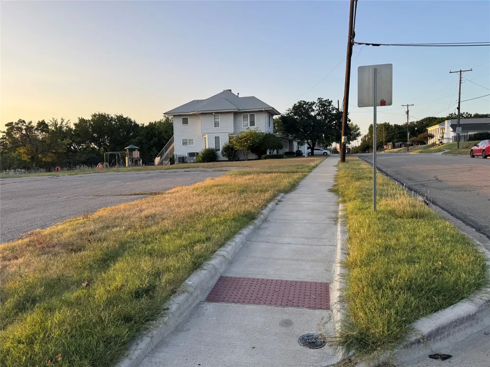 712 S Tennessee Street McKinney, TX 75069