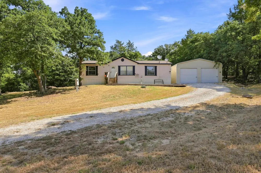 60 County Road 196 Gainesville, TX 76240