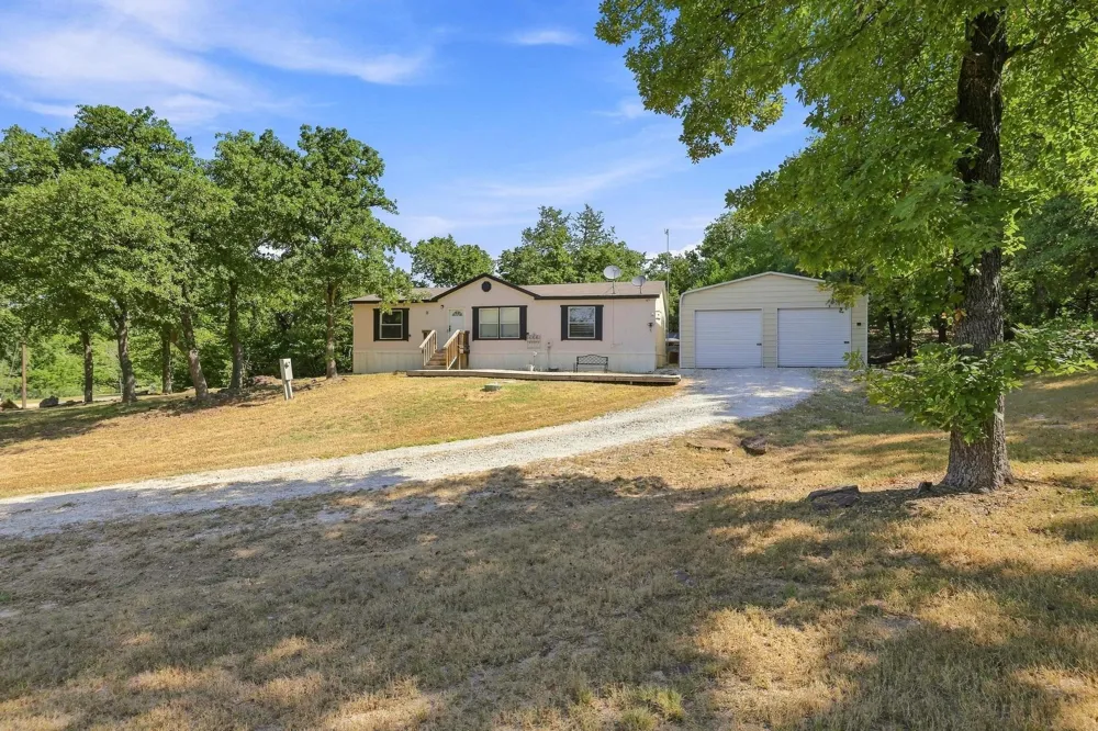 60 County Road 196 Gainesville, TX 76240