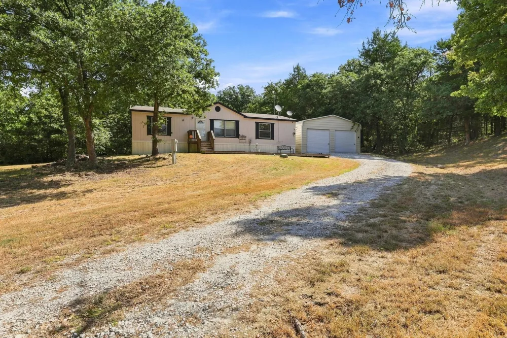 60 County Road 196 Gainesville, TX 76240