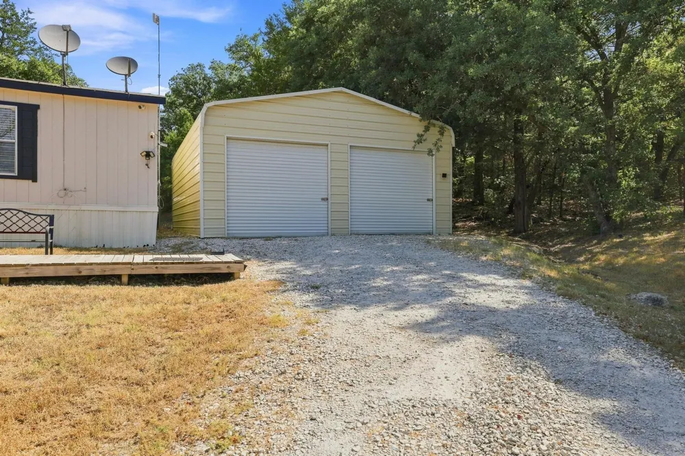 60 County Road 196 Gainesville, TX 76240