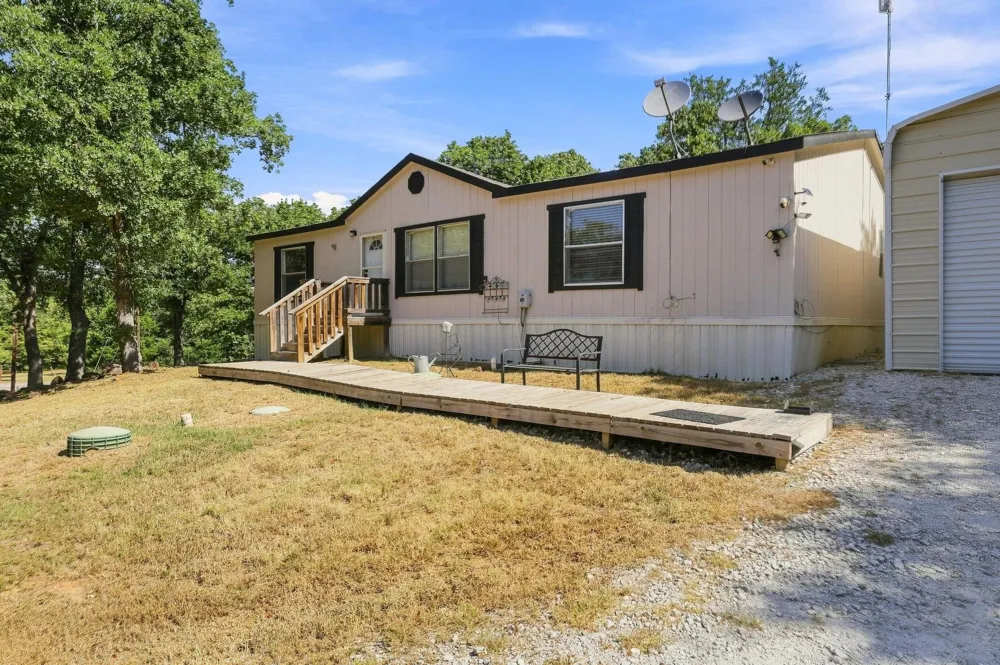 60 County Road 196 Gainesville, TX 76240