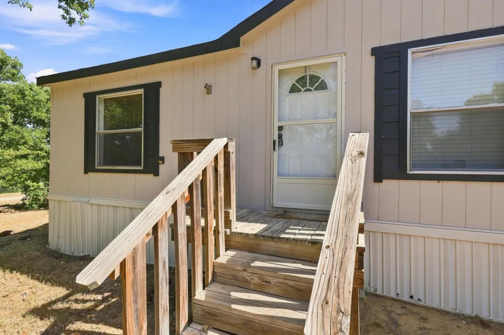 60 County Road 196 Gainesville, TX 76240