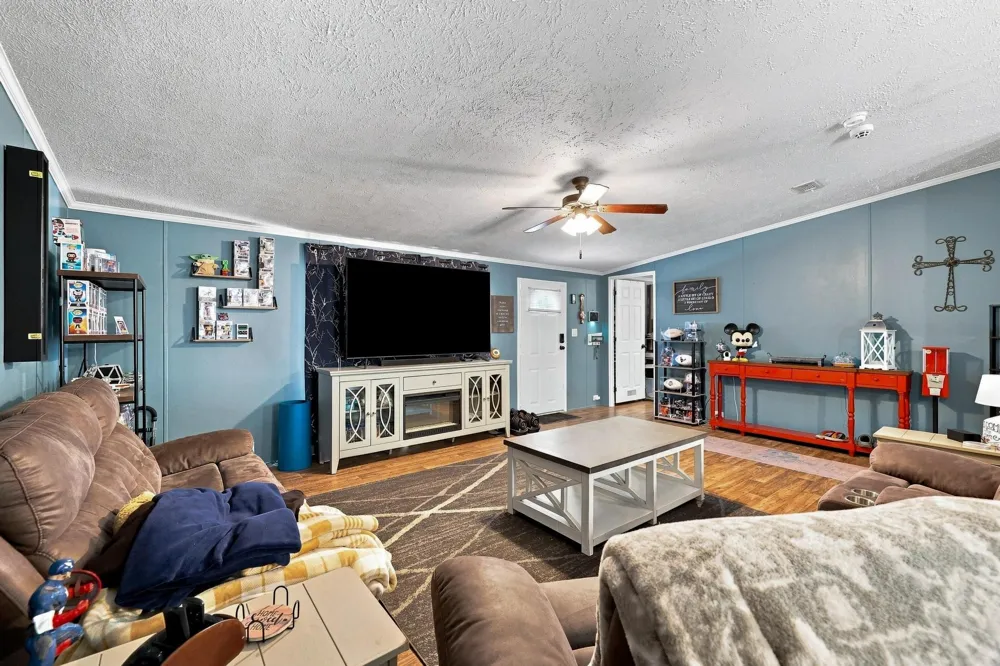 60 County Road 196 Gainesville, TX 76240