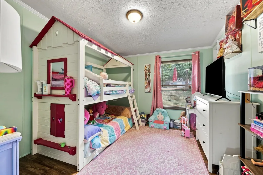 60 County Road 196 Gainesville, TX 76240