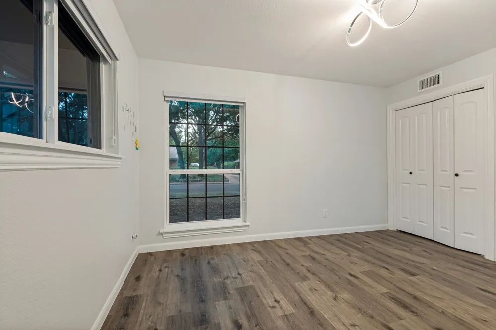 1801 Green Oaks Drive Irving, TX 75061