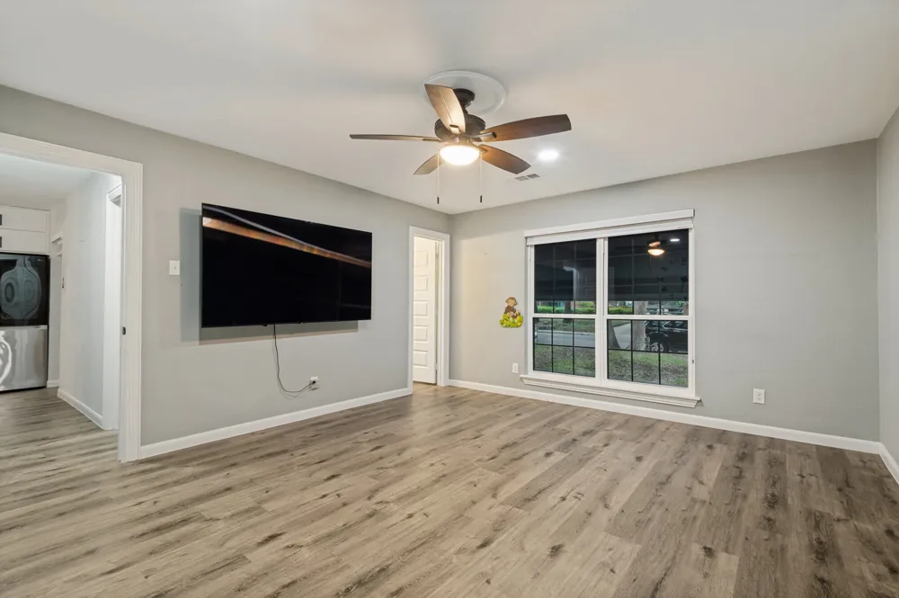 1801 Green Oaks Drive Irving, TX 75061