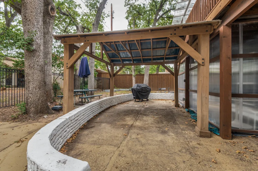 1801 Green Oaks Drive Irving, TX 75061