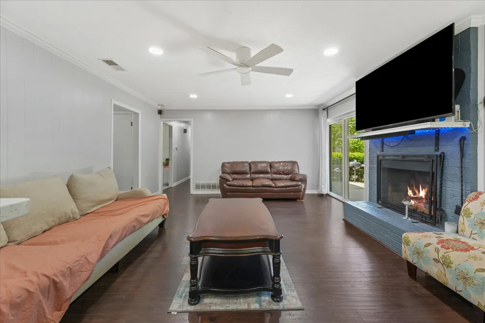347 Merribrook Trail Duncanville, TX 75116
