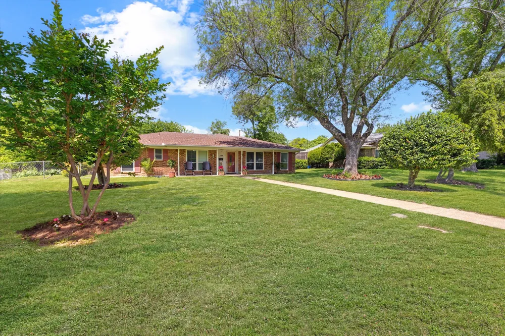 347 Merribrook Trail Duncanville, TX 75116
