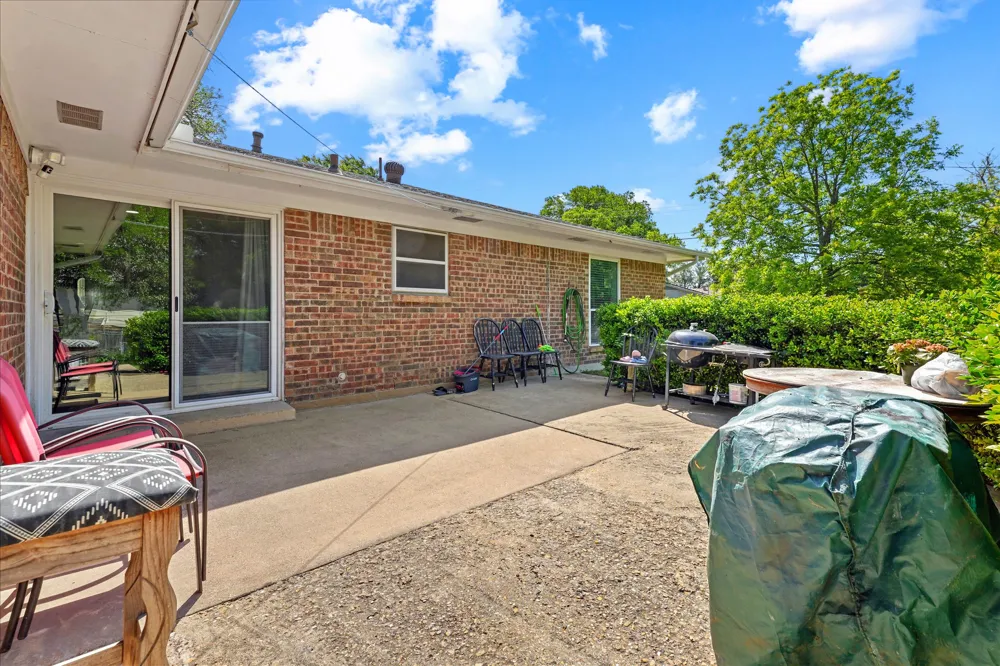 347 Merribrook Trail Duncanville, TX 75116