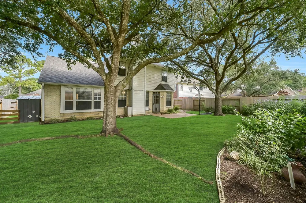 6702 Springcrest Drive Sugar Land, TX 77479