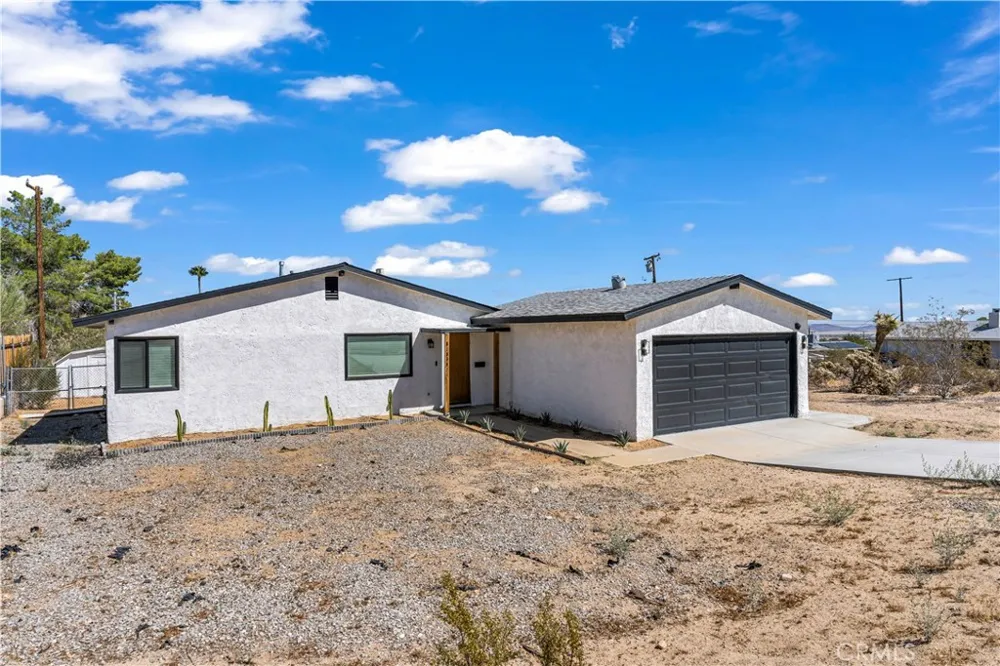 61550 sunburst dr Joshua Tree, CA 92252