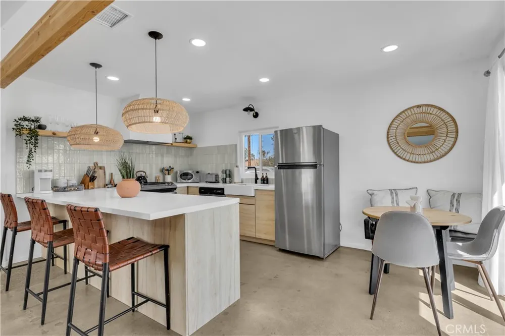 61550 sunburst dr Joshua Tree, CA 92252
