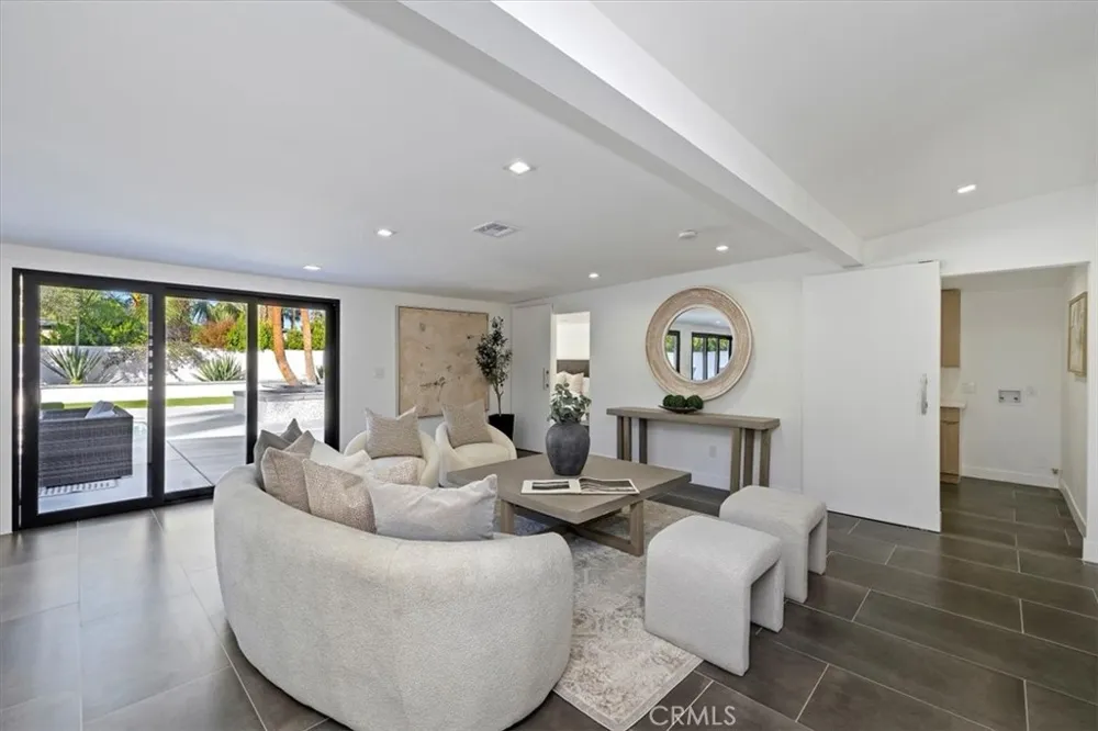 218 E Ocotillo Palm Springs, CA 92264