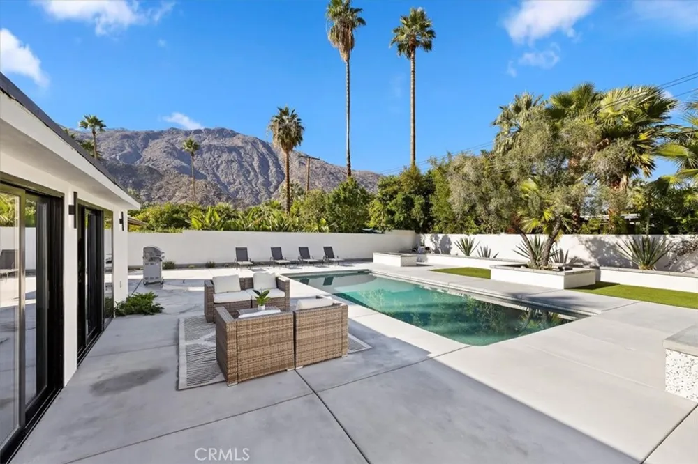 218 E Ocotillo Palm Springs, CA 92264
