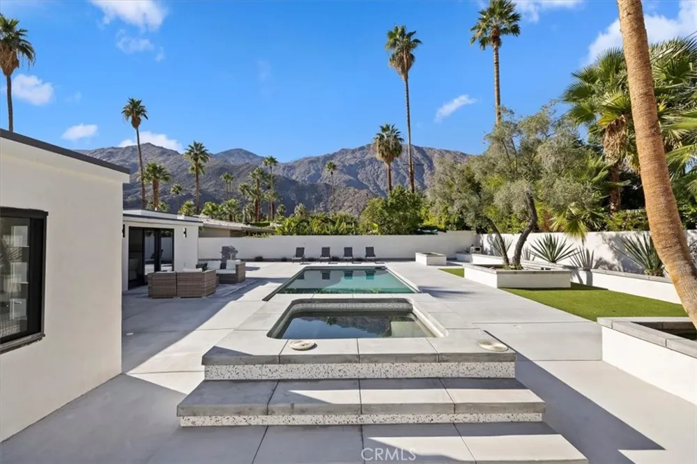 218 E Ocotillo Palm Springs, CA 92264