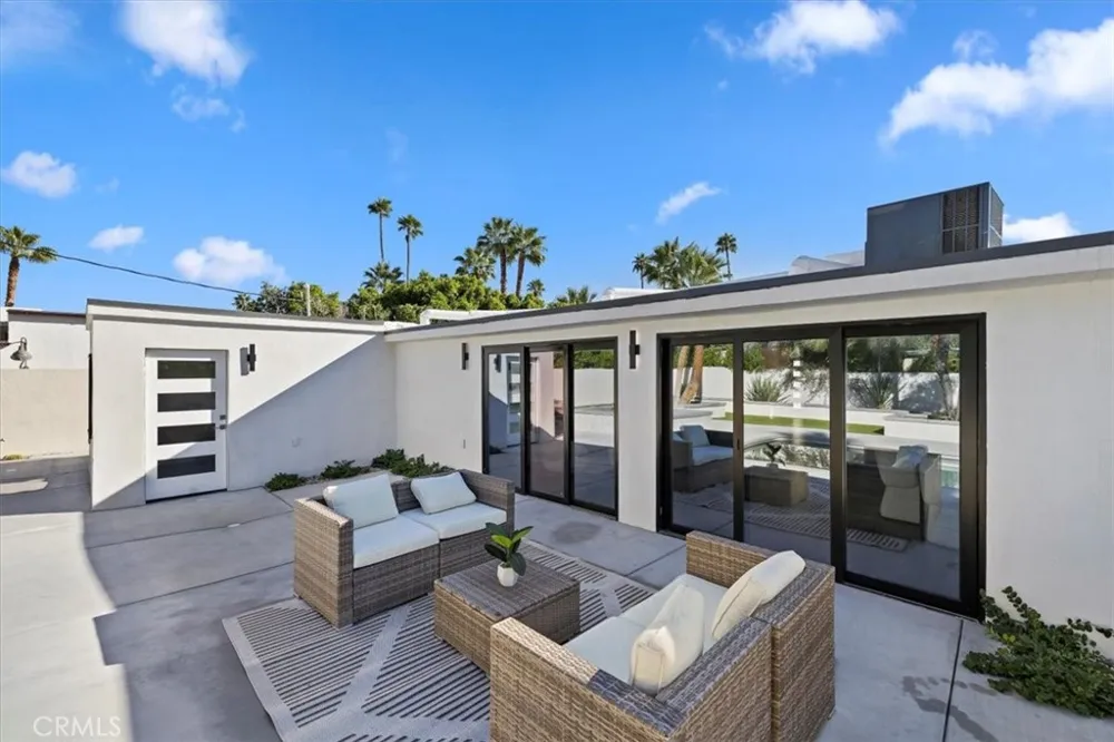 218 E Ocotillo Palm Springs, CA 92264