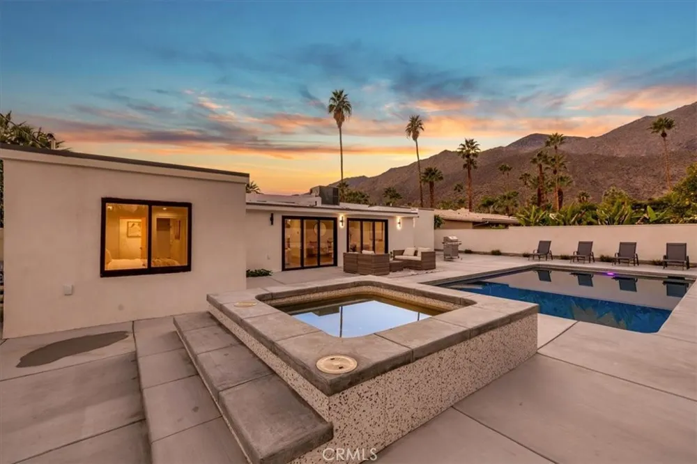 218 E Ocotillo Palm Springs, CA 92264