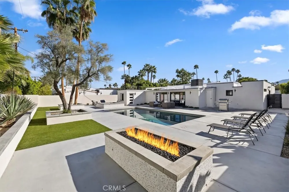 218 E Ocotillo Palm Springs, CA 92264